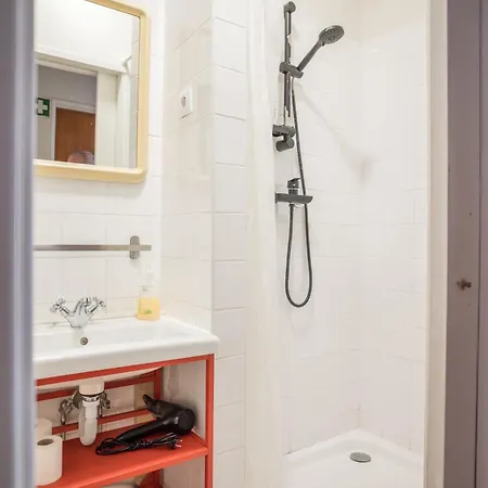 Séjour chez l'habitant Alex Point - *